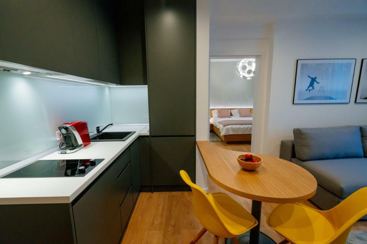 Arbans Elegant Apartment In The City Center Bukarest Exteriör bild